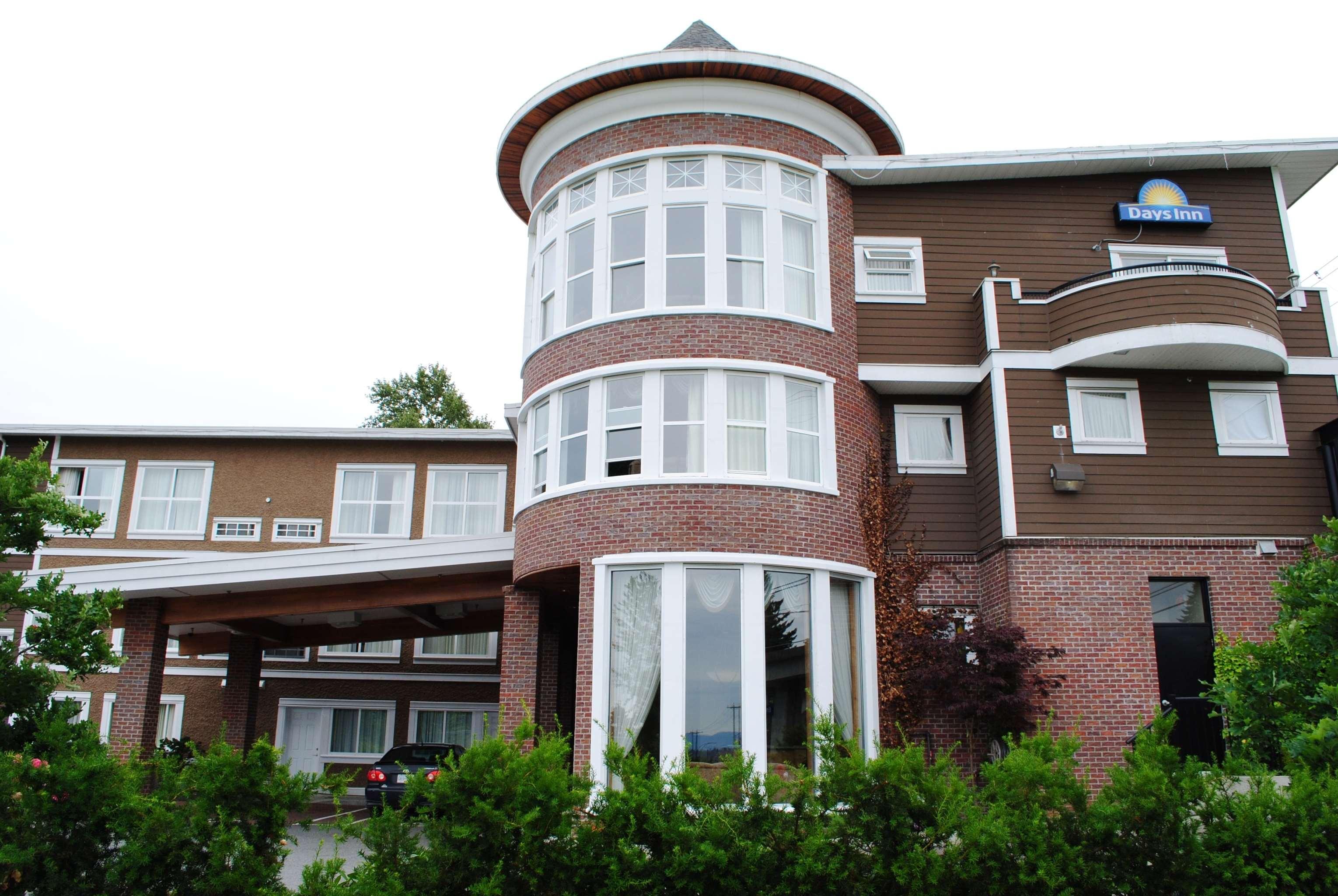 Days Inn By Wyndham Surrey Exterior foto